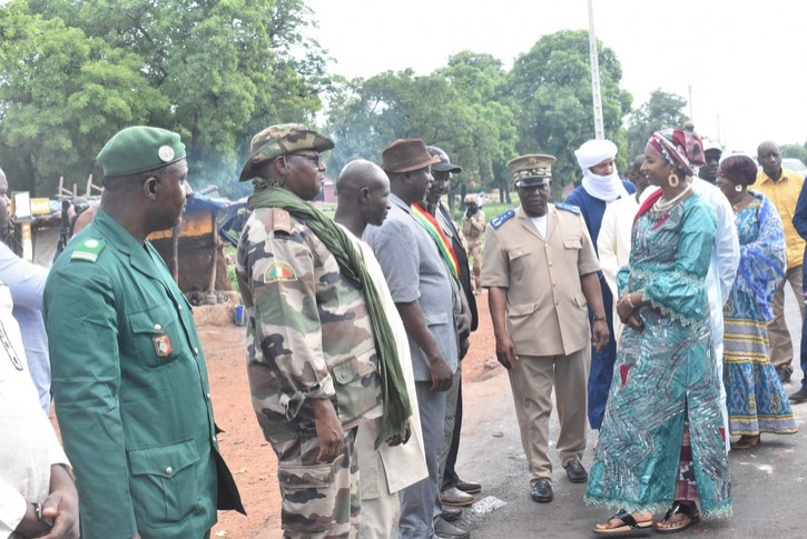 VISITE DES RÉALISATIONS DU PAAR ET L’INAUGURATION DU PONT DE TOUNFOUGA ET L’OUVERTURE A LA CIRCULATION DU PONT DE DJOUNGOULA PAR Mme LA MINISTRE DES TRANSPORTS ET DES INFRASTRUCTURES
